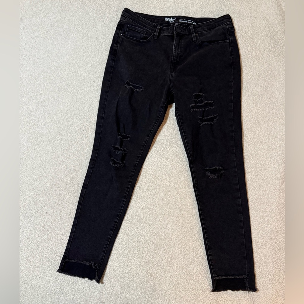 Women's Mossimo Black Distressed Jeans